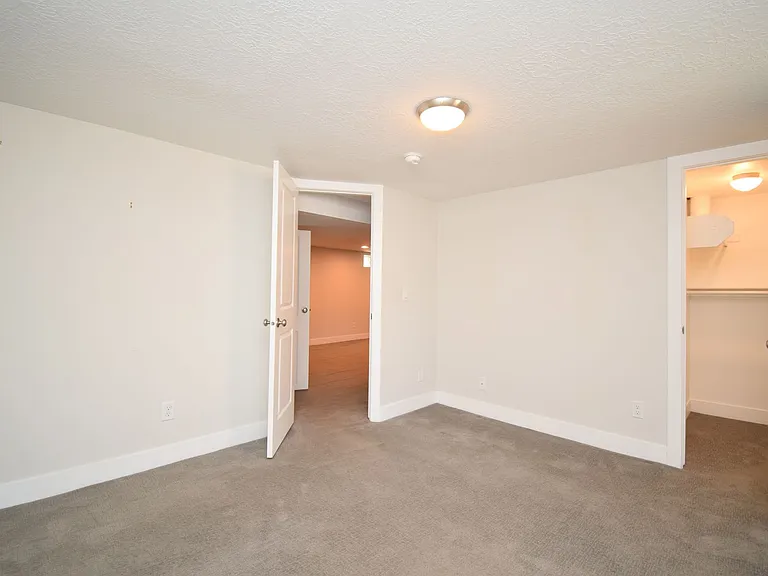 1807 E 3210 S — Photo 19