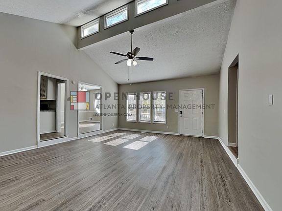 3rd image of 426 Julie Anne Way