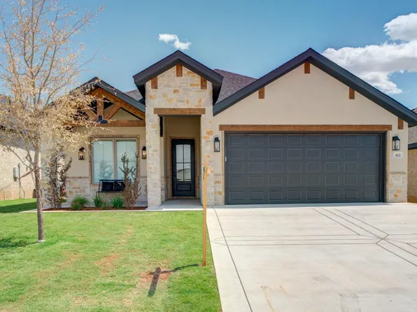 613 E 15th St, Wolfforth, TX 79382