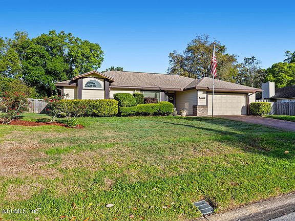 2nd image of 14211 CRYSTAL COVE Drive