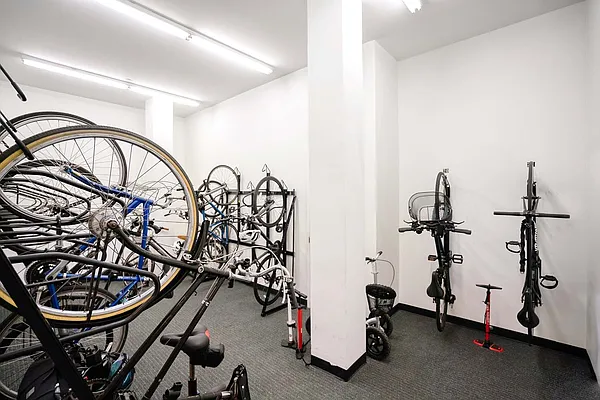 Rented by R New York | media 23