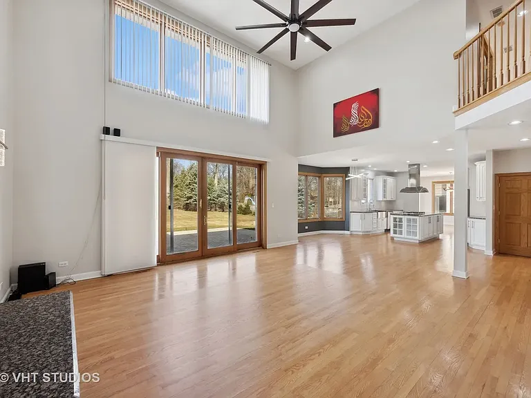 17W234 Massel Ct — Photo 12