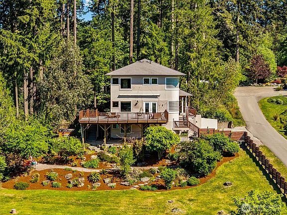 4th image of 512 72nd Avenue NE
