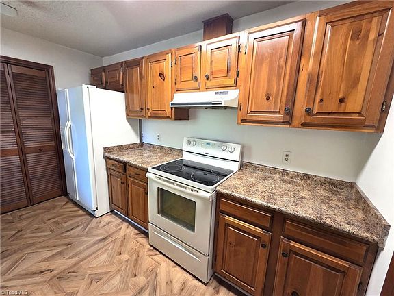 5th image of 2603 Williams St