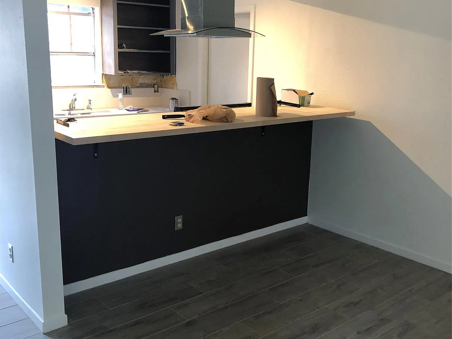 2 bed, 1.0 bath, 1920 sqft, $1,850 — Photo 4