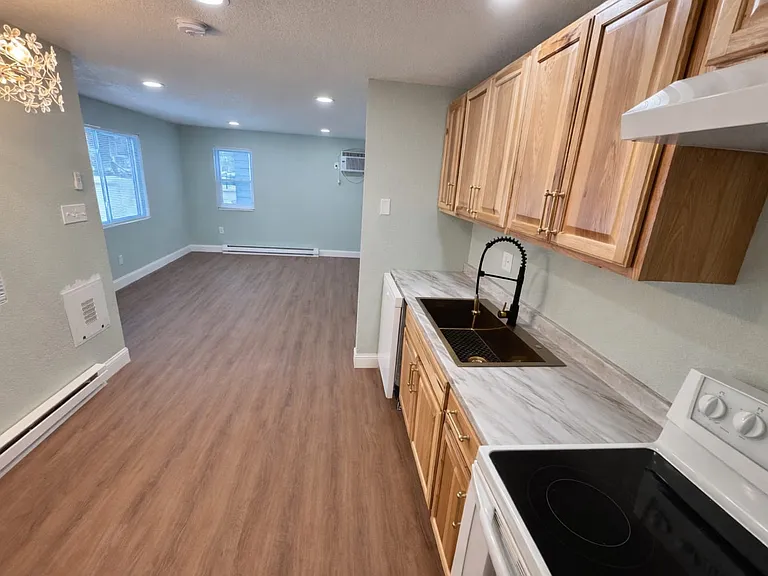 800 S Westland Dr #11 — Photo 6