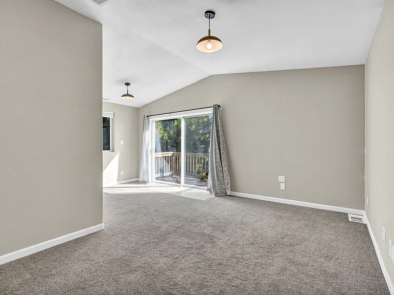 604 Pine St — Photo 32