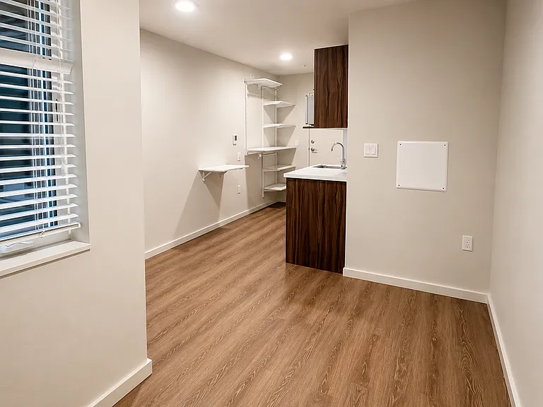 Plaza Apartments — Photo 58