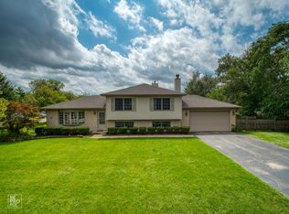 860 S Chatham Ave, Addison, IL 60101