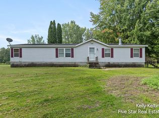 11300 Cedar Lake Rd, Fenwick, MI 48834