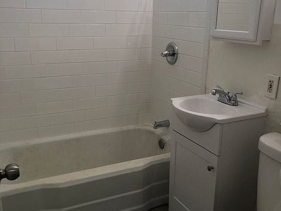 5th image of 2613 N Lyon Blvd