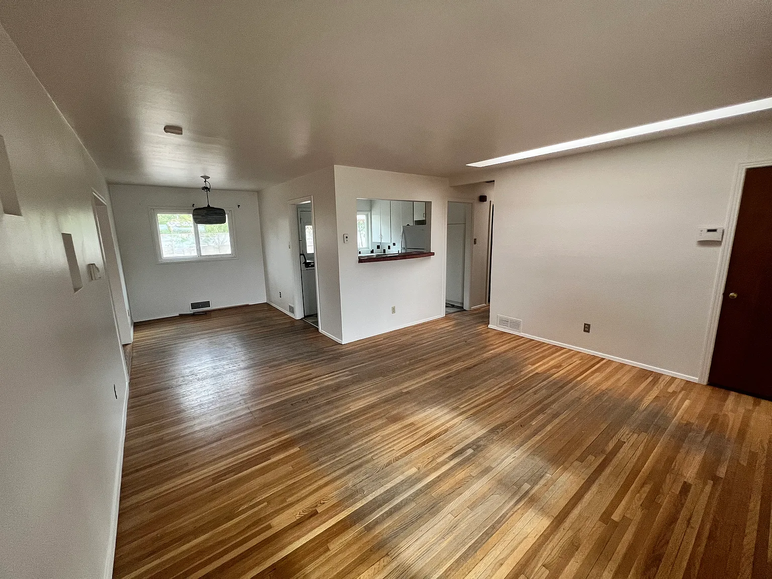 4 bed, 2.5 bath, 1400 sqft, $2,600 — Photo 2