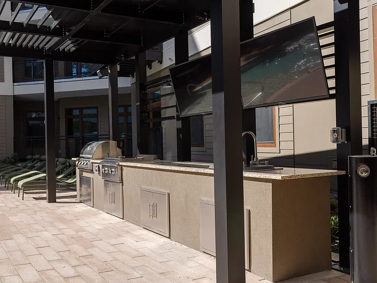 courtyard- grilling stations