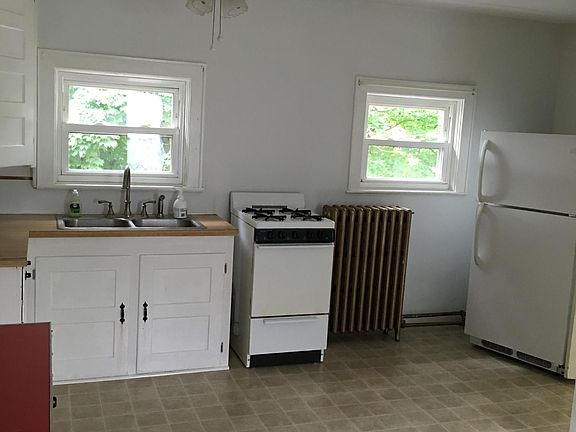 5th image of 119 Durston Ave