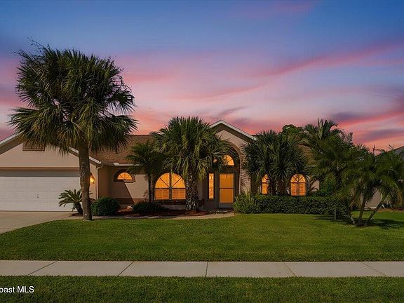2nd image of 2034 Blue Heron Dr