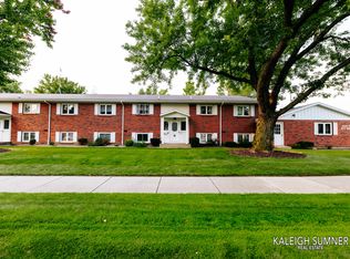 689 Andover St SE, Kentwood, MI 49548