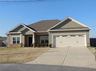 3 Eagle Ridge Ct, Fort Mitchell, AL 36856