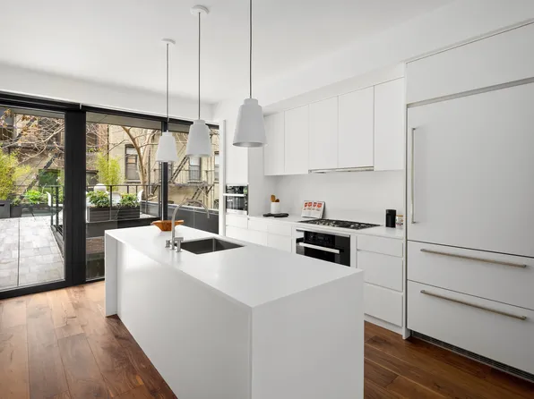 619 East 6th Street image 4 of 18