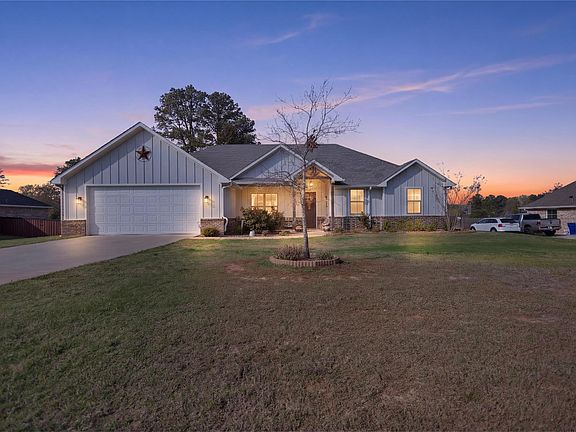 2nd image of 18341 Timber Oaks Dr