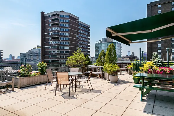 Sold by Compass | media 19