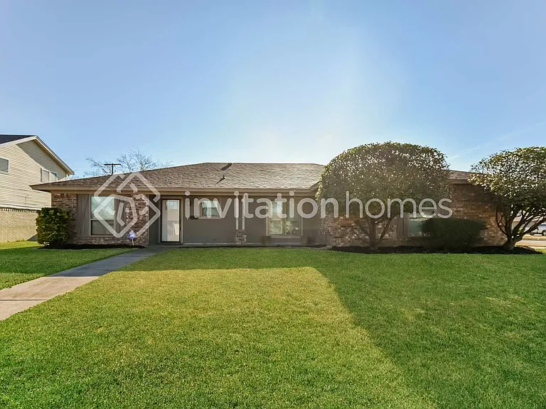 637 Barkridge Trl — Photo 1