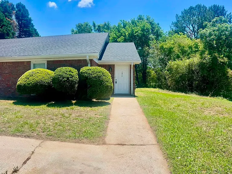 1612 Riverside Trl NE — Photo 13