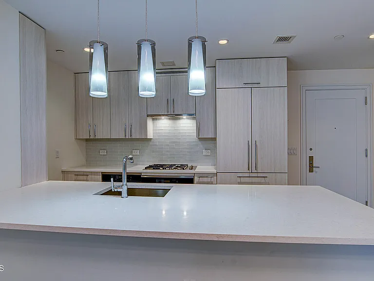 15 Morris Ave #507 — Photo 3