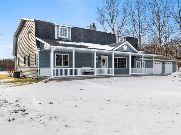 1007 Schabow St, Gresham, WI 54128