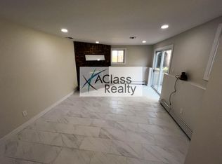 11 Wilson Ave #A, Lynbrook, NY 11563