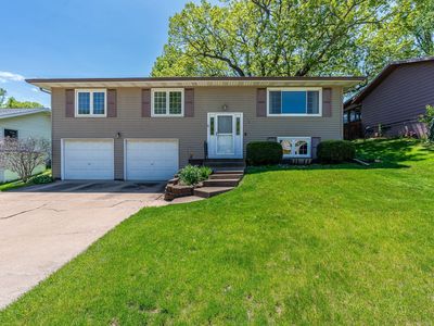 2306 Long Meadow Ln, Muscatine, IA, 52761
