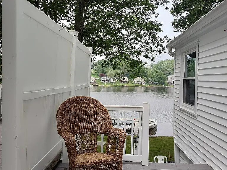 Deck of the kitchen and living room