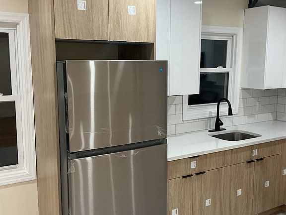 2nd image of 436 Union Ave Floor 2
