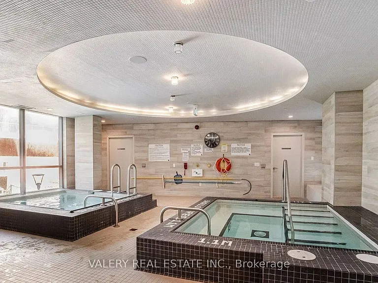 38 Iannuzzi St W #1607 — Photo 3