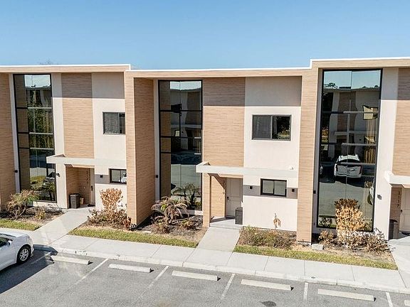 3rd image of 3119 Rockefeller Way