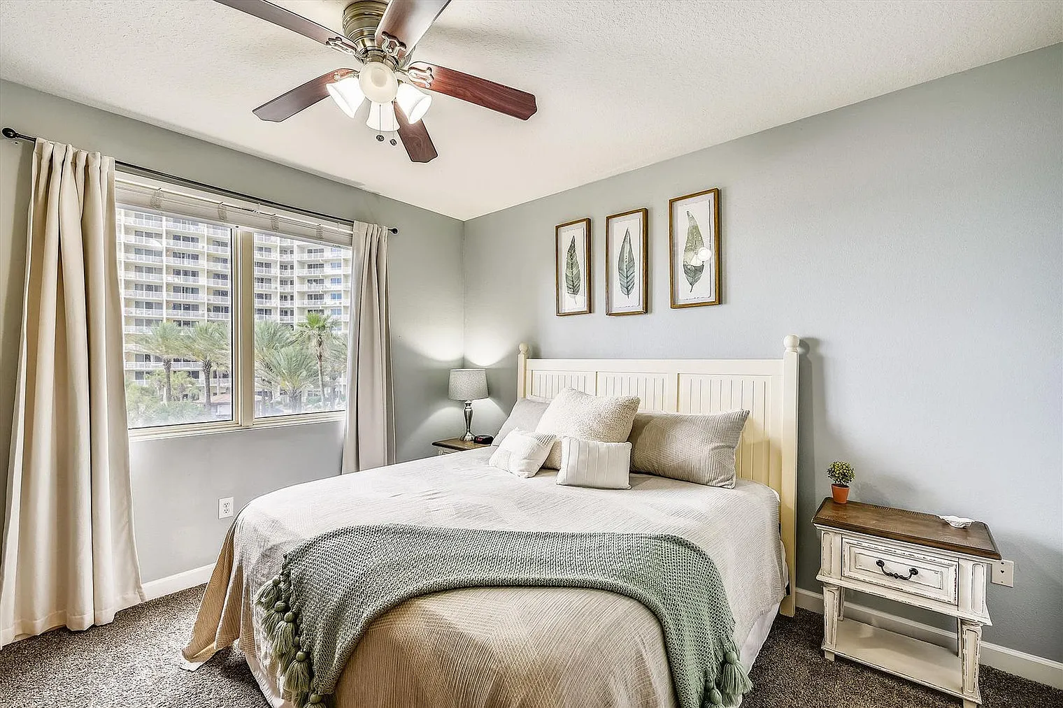 3 bed, 3.0 bath, 1528 sqft, $5,341 — Photo 3