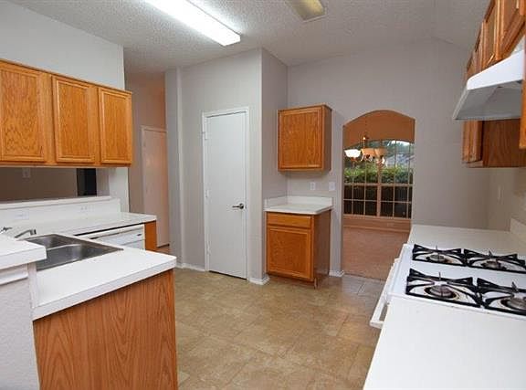 3rd image of 4214 Baccarat Dr