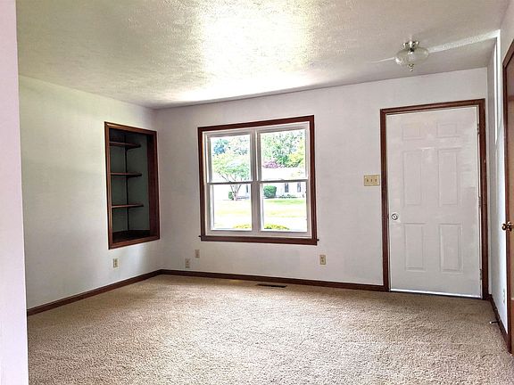 3rd image of 23889 Mira Ct