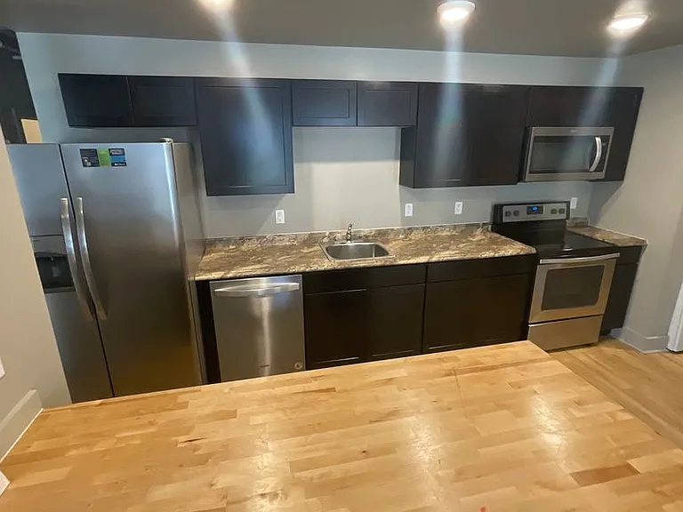 425 N Walnut St — Photo 44