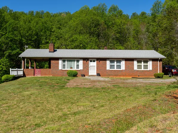 7517 Franklin Rd, Boones Mill, VA 24065