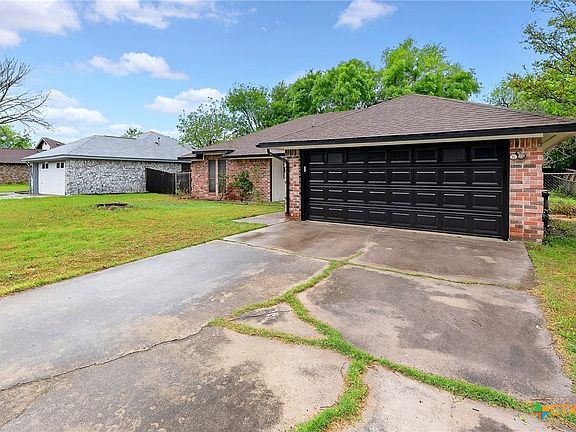 2nd image of 3305 Forest Hill Dr