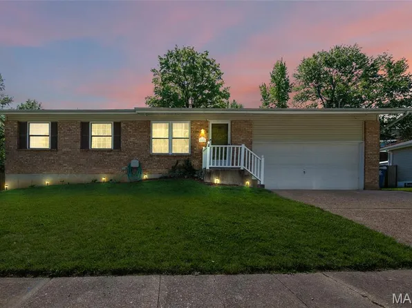 2922 Shores Dr, Saint Louis, MO 63125