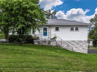 112 W Country Ln, Collinsville, IL