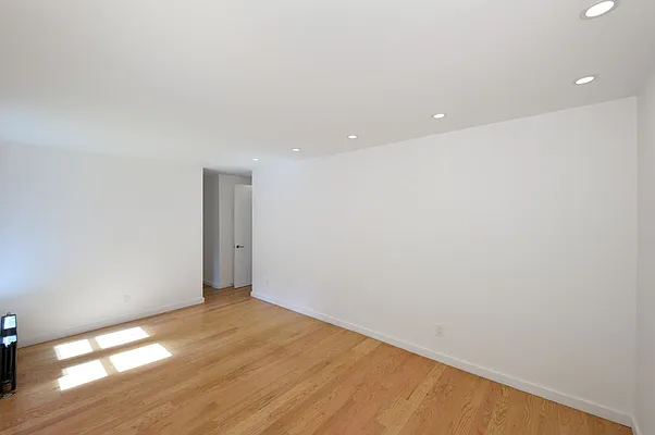 Rented by Aether Property Group | media 12