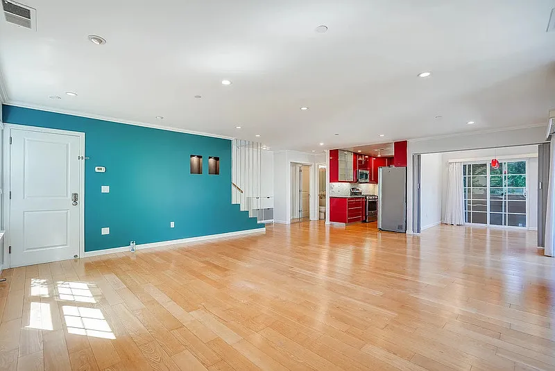 2 bed, 3.5 bath, 1596 sqft, $4,500 — Photo 2