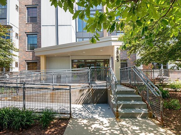 2nd image of 2565 Franklin Ave APT 413
