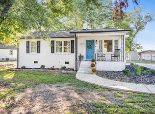 2210 E Lee Rd, Taylors, SC 29687