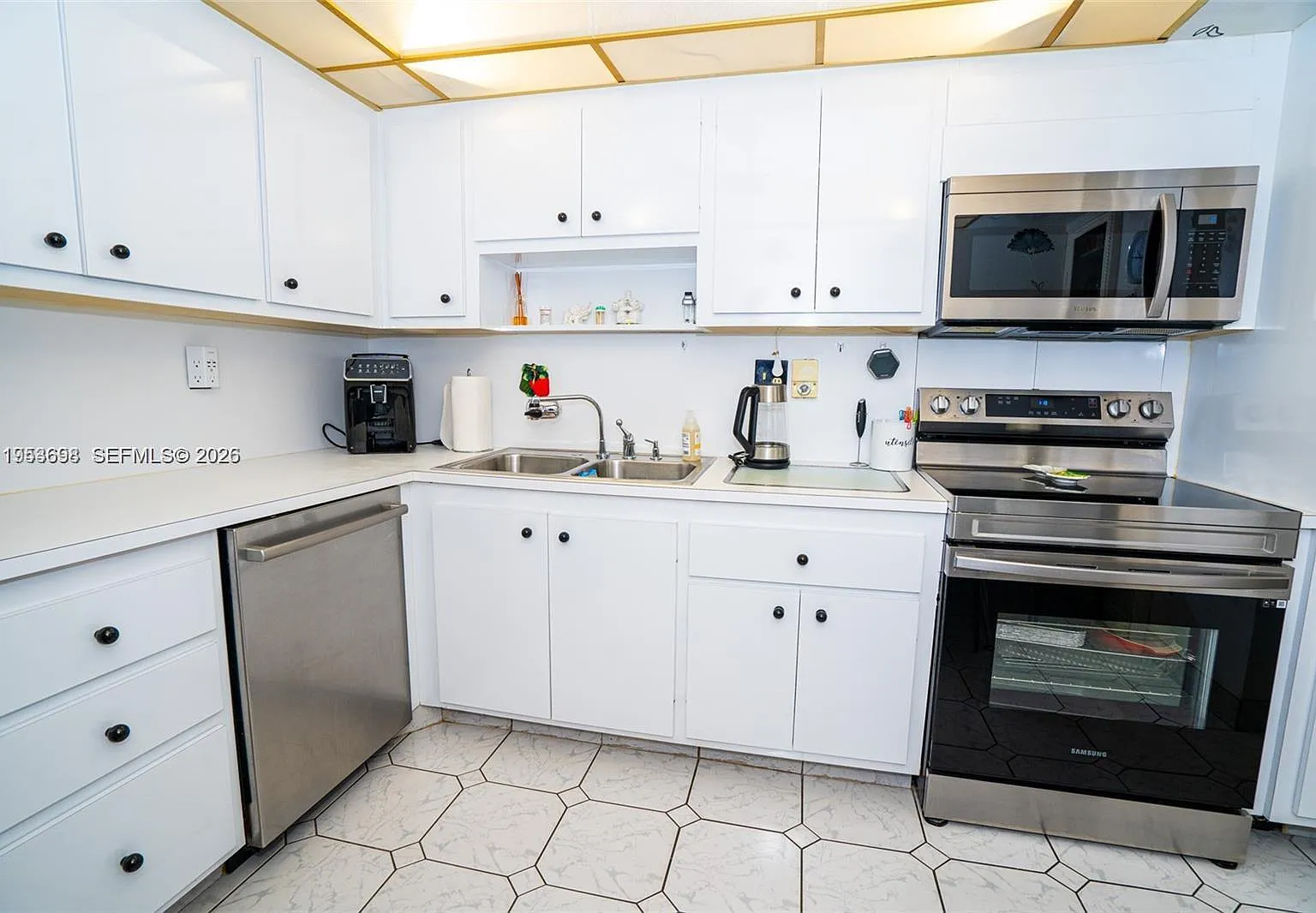 Plaza Towers North Condo — Photo 3
