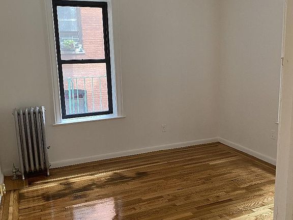 3rd image of 2280 Grand Ave