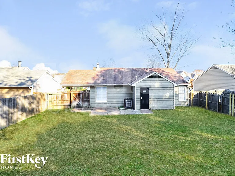6911 Lagrange Cir S — Photo 14