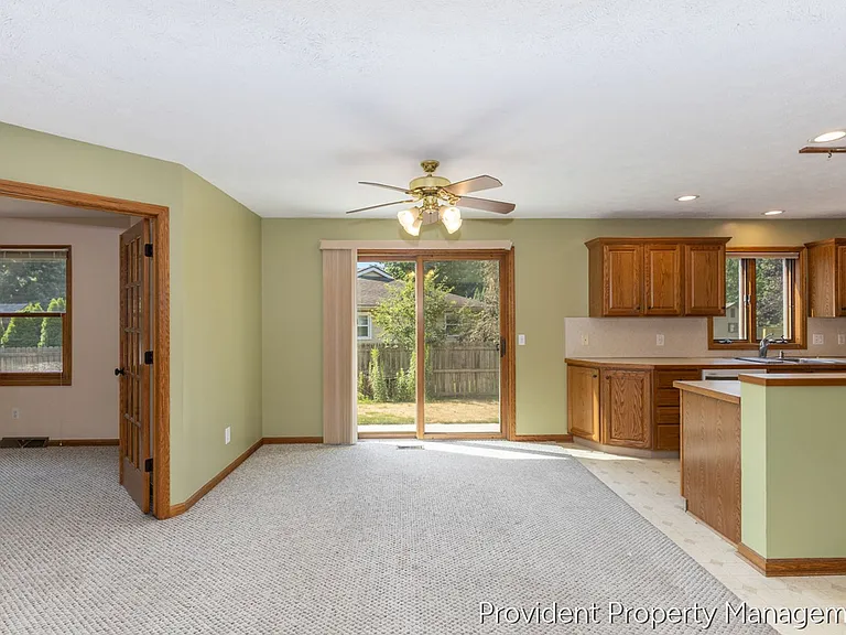 1030 73rd St SE — Photo 9